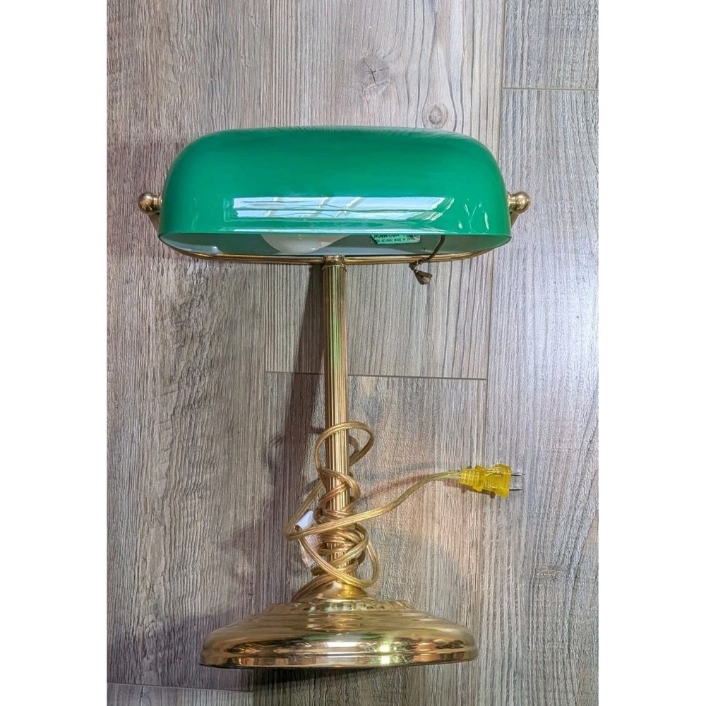 Vintage Green Glass And Brass Bankers Desk Library Study Lamp Pull Chain WORKS!